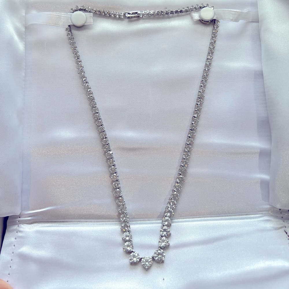 Helzberg Brand new necklace